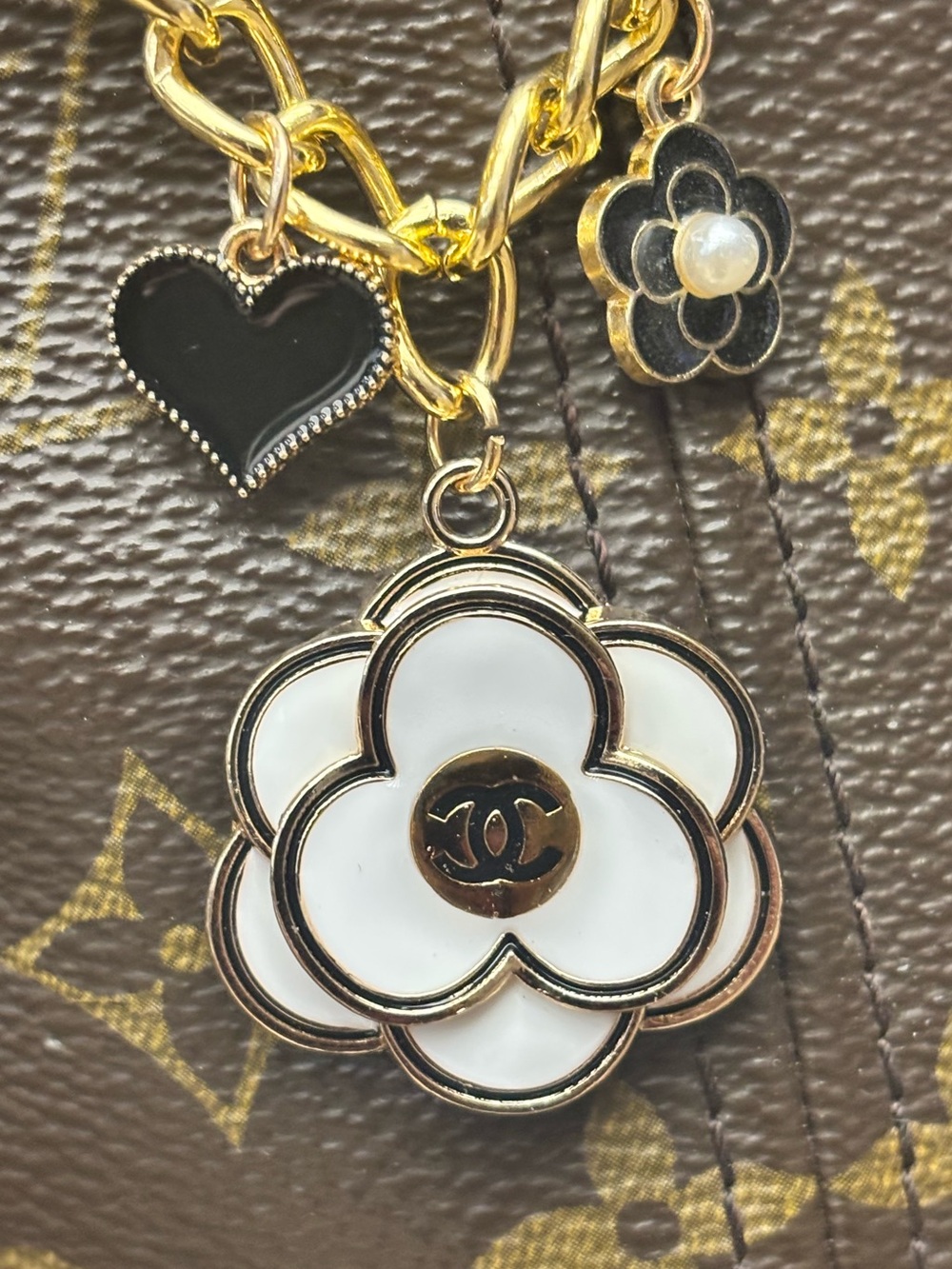 CHANEL CC Charm camellia, Bag Chain Charm